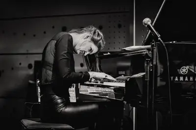 Kristina Barta, piano