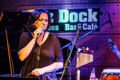 Miriam Bayle, vocal